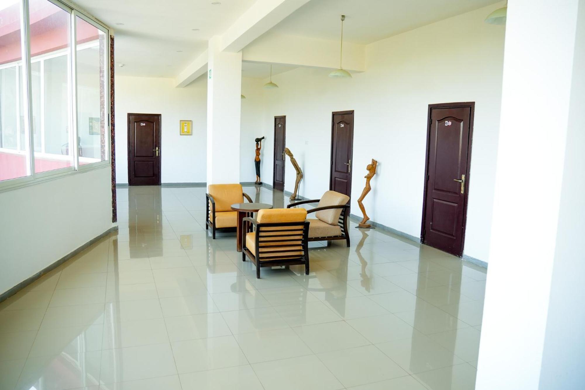 Iris Hotel Toubab Dialao Kültér fotó